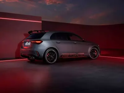 Nuova Mercedes A45 AMG Premium Plus 421 CV (309 kW) 2025 Argento Utilitaria