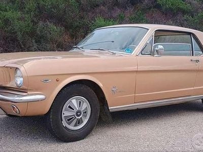 Usata Ford Mustang 250 CV (183 kW) 1966 Oro Berlina