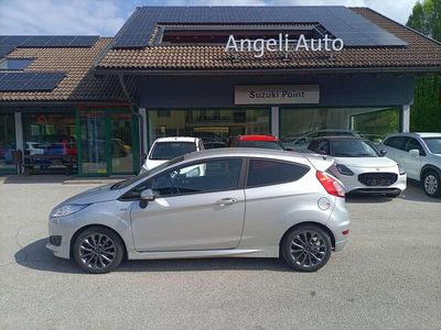Usata Ford Fiesta ST-Line 75 CV (55 kW) 2017 Argento Berlina