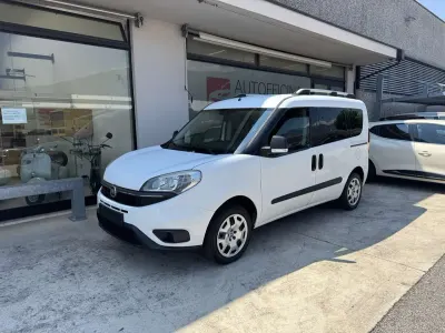 Usata Fiat Doblò Lounge 120 CV (88 kW) 2017 Bianco Monovolume