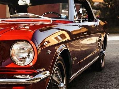 Usata Ford Mustang Convertible 299 CV (219 kW) 1965 Rosso Cabrio