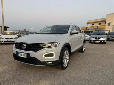 Usata VW T-Roc Advance 150 CV (110 kW) 2018 Ice perlato SUV
