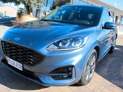 Usado Ford Kuga ST-Line 120 CV (88 kW) 2024 Azul SUV