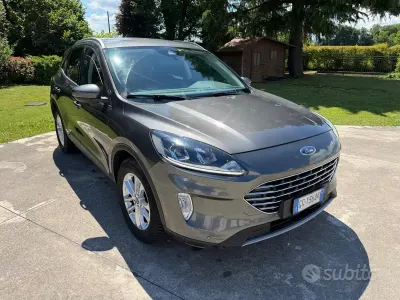 Usata Ford Kuga Business Edition 120 CV (88 kW) 2022 Grigio SUV