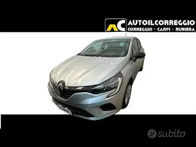 Usata Renault Clio V Life 91 CV (66 kW) 2022 Grigio chiaro Berlina