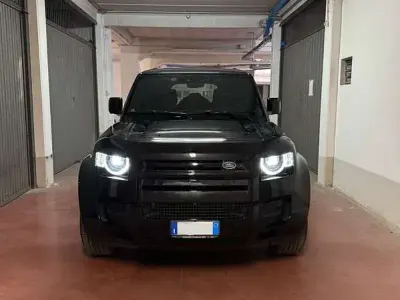 Käytetty Land Rover Defender SE 200 HP (147 kW) 2024 Katumaasturi
