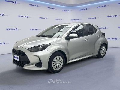 Usata Toyota Yaris Hybrid Active 92 CV (67 kW) 2025 Grigio Berlina
