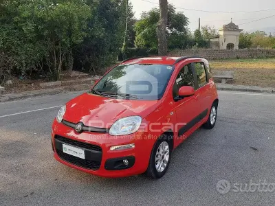 Usata Fiat Panda Lounge 69 CV (50 kW) 2017 Rosso Utilitaria