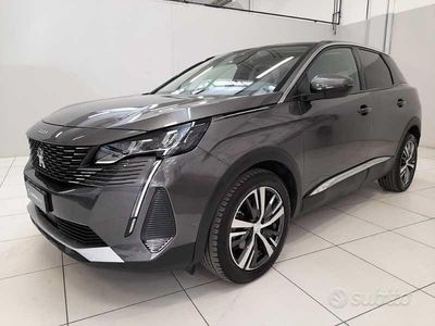 Usata Peugeot 3008 Allure 131 CV (96 kW) 2021 Grigio platinum SUV