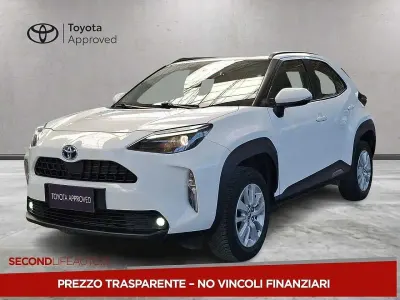 Usata Toyota Yaris Active 116 CV (85 kW) 2023 Bianco Utilitaria