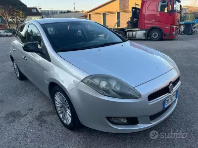 Usata Fiat Bravo Easy 90 CV (66 kW) 2012 Grigio Utilitaria