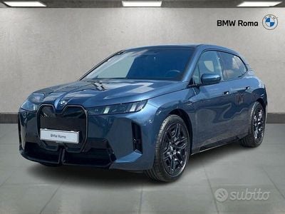 Usata BMW iX Comfort Edition 400 kW (544 CV) 2024 Arctic race blue metallic SUV