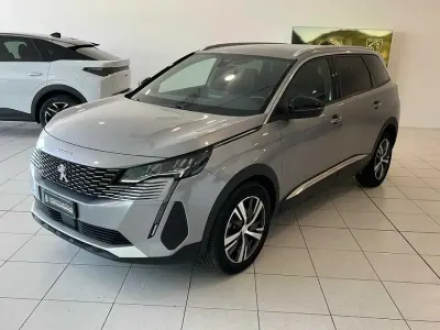 Occasion Peugeot 5008 Allure 131 ch (96 kW) 2024 Gris SUV