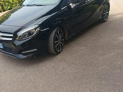 Usata Mercedes B180 109 CV (80 kW) 2015 Monovolume