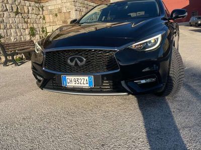 Infiniti Q30