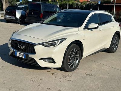 Usata Infiniti Q30 Premium 170 CV (125 kW) 2017 Azzurro Berlina