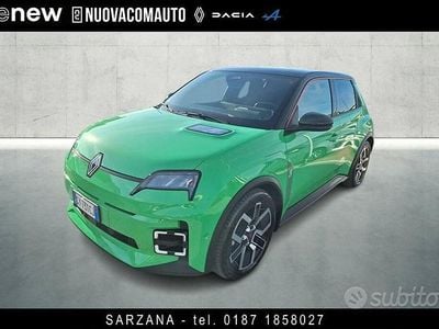 Usata Renault R5 Komfort 110 kW (150 CV) 2025 Nero Utilitaria