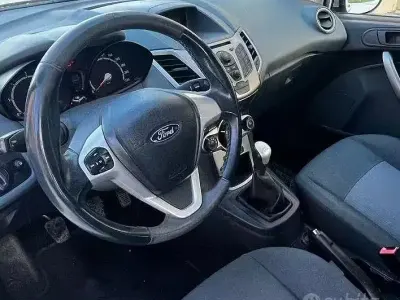Usata Ford Fiesta 2011 Grigio Berlina