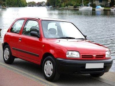 Usata Nissan Micra 59 CV (43 kW) 2002 Rosso Berlina
