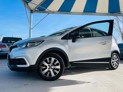 Usata Renault Captur 90 CV (66 kW) 2019 Grigio SUV
