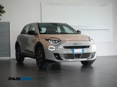Usata Fiat 600 Pop 136 CV (100 kW) 2025 Beige SUV