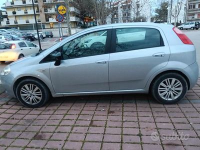 Usata Fiat Grande Punto Dynamic 90 CV (66 kW) 2006 Grigio Utilitaria