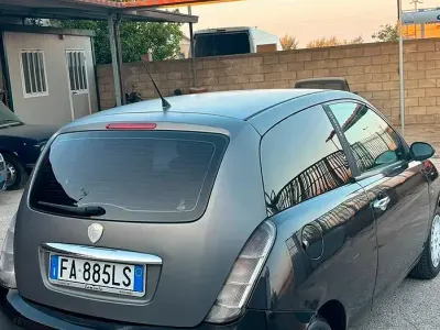 Usata Lancia Ypsilon 80 CV (58 kW) 2005 Nero Utilitaria