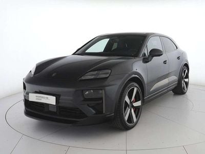 Usata Porsche Macan Turbo 469 kW (639 CV) 2024 Grigio vulcano metallizzato SUV