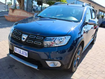 Usata Dacia Sandero 90 CV (66 kW) 2017 Bluazzurro Utilitaria