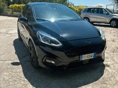 Usata Ford Fiesta 86 CV (63 kW) 2019 Nero Utilitaria