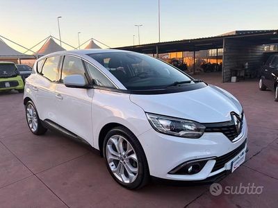 Usata Renault Scenic E-Tech Business 120 CV (88 kW) 2019 Bianco SUV
