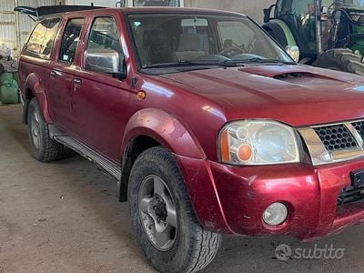 Usata Nissan Navara 133 CV (97 kW) 2005 Rosso Pick-up