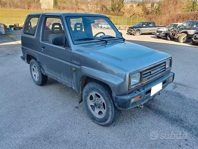 Usata Daihatsu Feroza 95 CV (69 kW) 1989 Grigio SUV