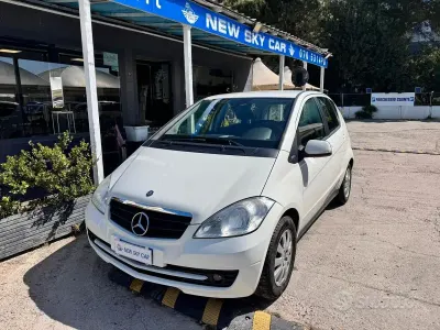 Begagnad Mercedes A160 Executive 95 HK (69 kW) 2011 Vit Sedan
