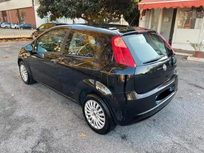 Usata Fiat Grande Punto 75 CV (55 kW) 2009 Nero Utilitaria