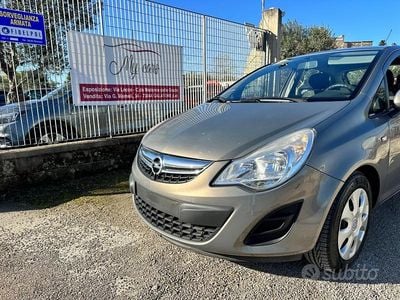 Usata Opel Corsa 75 CV (55 kW) 2013 Grigio Berlina