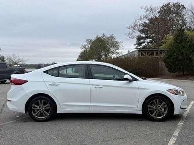 Begagnad Hyundai Elantra GLS 107 HK (78 kW) 2009 Vit Sedan