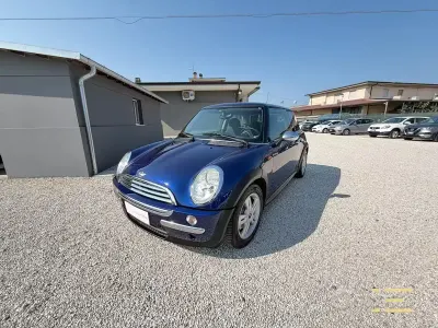 Usata Mini One D 75 CV (55 kW) 2004 Blu Utilitaria