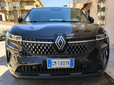 Usata Renault Austral Techno Esprit Alpine 158 CV (116 kW) 2023 Nero SUV