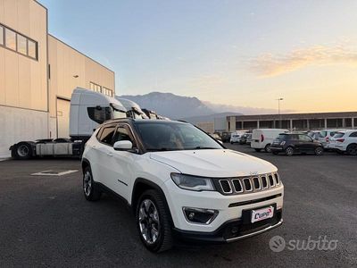 Używany Jeep Compass Limited 120 KM (88 kW) 2018 Beżowy SUV