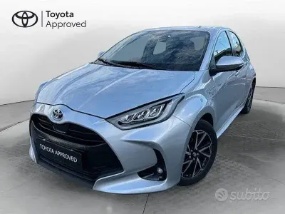 Usata Toyota Yaris Hybrid Trend 116 CV (85 kW) 2023 Grigio Berlina