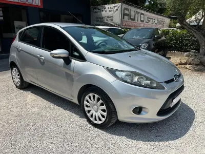 Usata Ford Fiesta Titanium 70 CV (51 kW) 2011 Argento Berlina