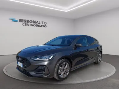 Gebraucht Ford Focus ST-Line 125 PS (91 kW) 2023 Grau Limousine