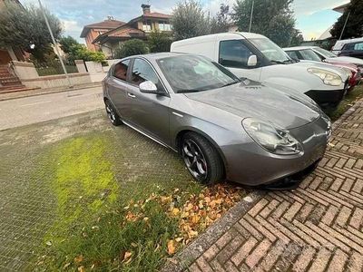 Usata Alfa Romeo Giulietta 105 CV (77 kW) 2012 Grigio Utilitaria