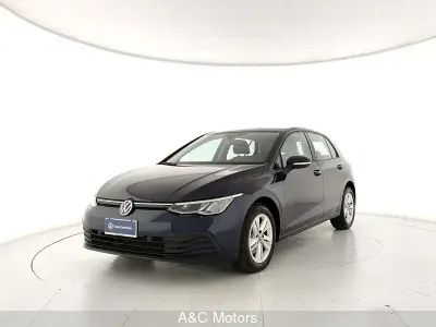 Usata VW Golf VIII Life 110 CV (80 kW) 2024 Blu
