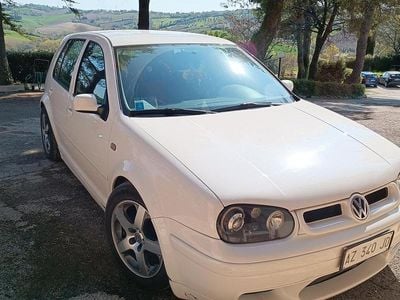 Usata VW Golf IV 90 CV (66 kW) 1998 Bianco Utilitaria