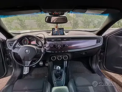 Usata Alfa Romeo Giulietta 170 CV (125 kW) 2010 Grigio Utilitaria