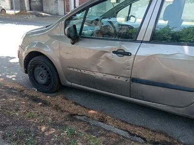 Grigio Usata 2009 Renault Modus Monovolume | 900 €