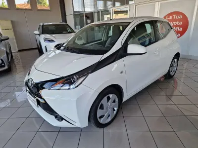 Brugt Toyota Aygo Active 69 HK (50 kW) 2015 Hvid Hatchback