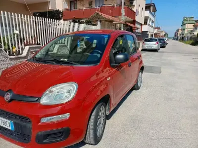 Usata Fiat Panda 69 CV (50 kW) 2015 Rosso Utilitaria